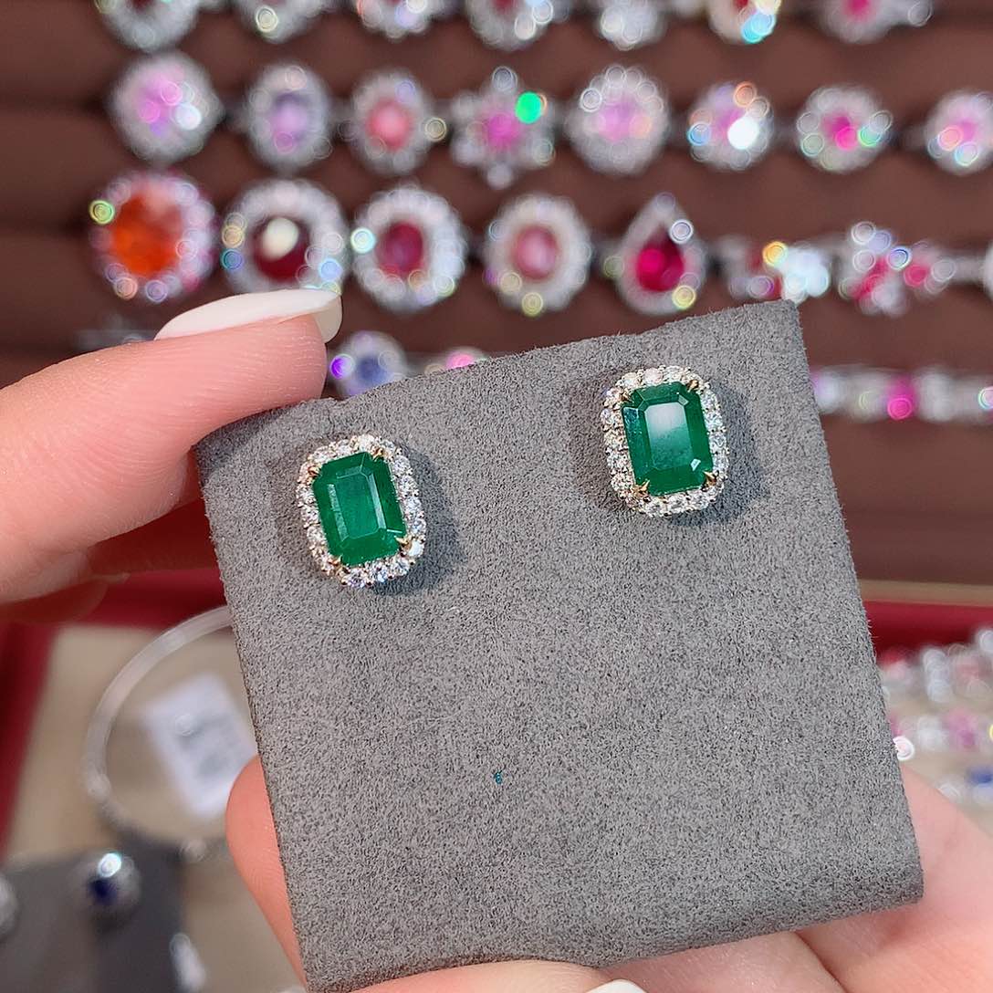 耳饰18K金镶嵌祖母绿2.38ct