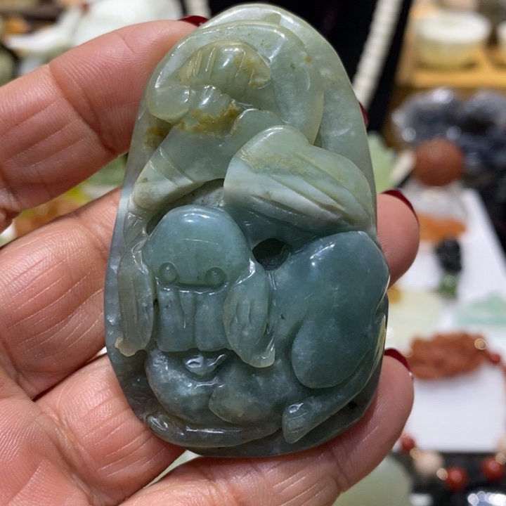 蛇纹石玉挂坠未镶嵌