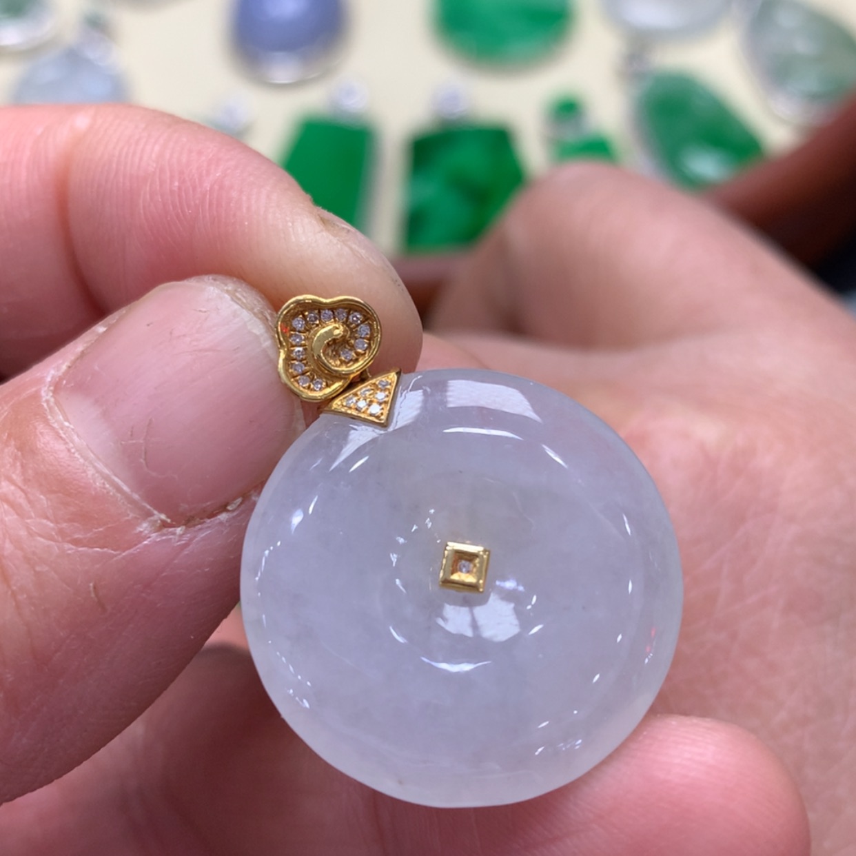 【闪购商品】翡翠颈饰18K金镶嵌平安扣