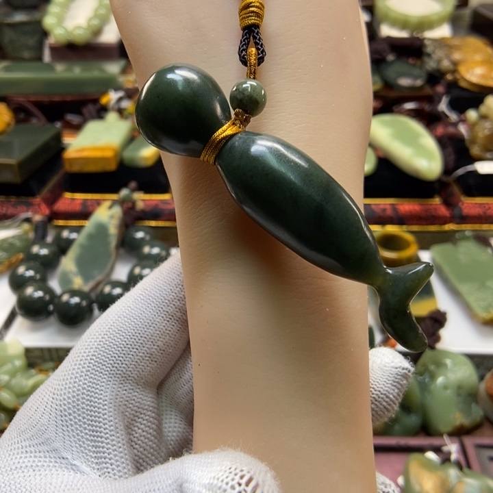 吊坠(不含链)未镶嵌岫岩老玉（透闪石质玉）