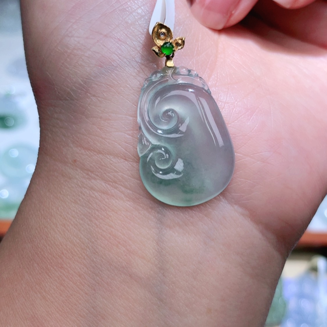 【闪购商品】翡翠颈饰18K金镶嵌如意