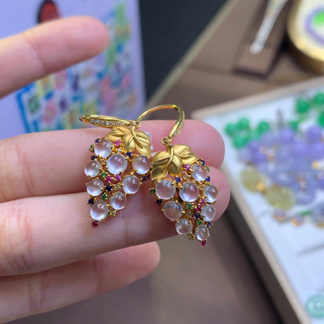 翡翠18K金镶嵌颈饰翡翠