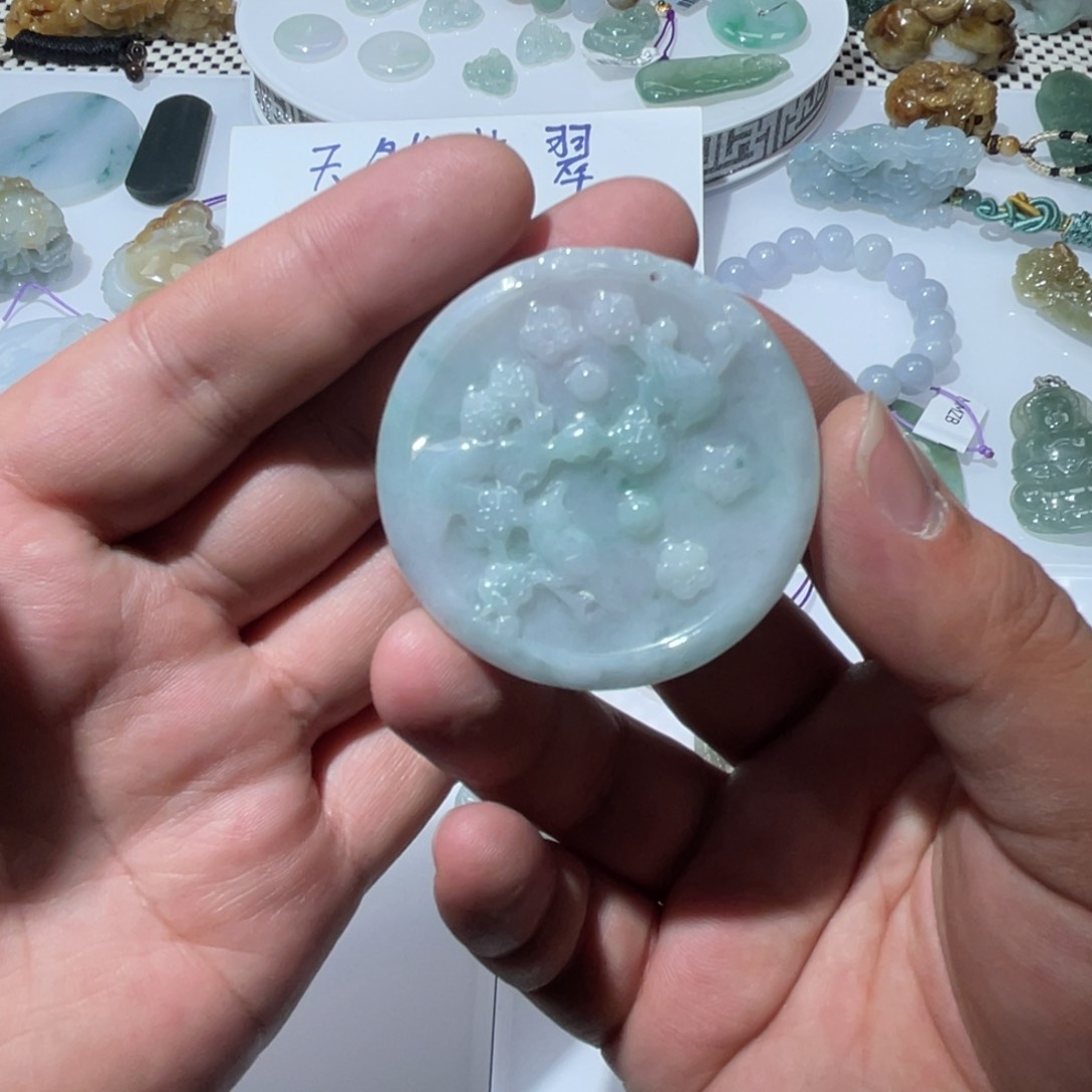 翡翠颈饰未镶嵌天然