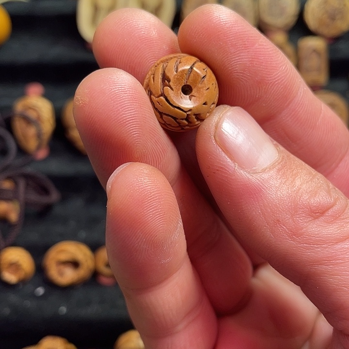 别****静天然桃核纯手工制作吊坠