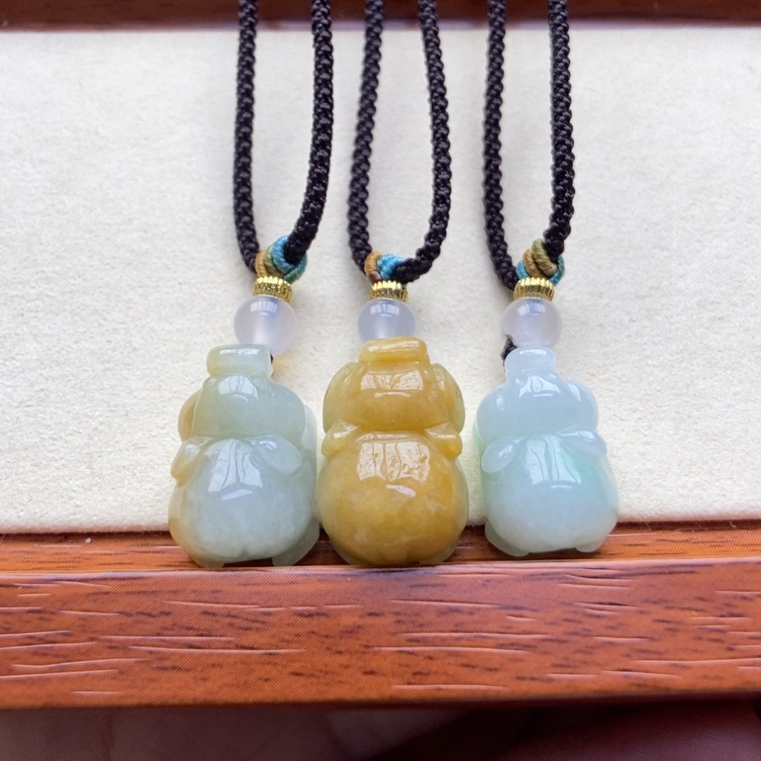 翡翠未镶嵌颈饰吊坠多样性发货发其一