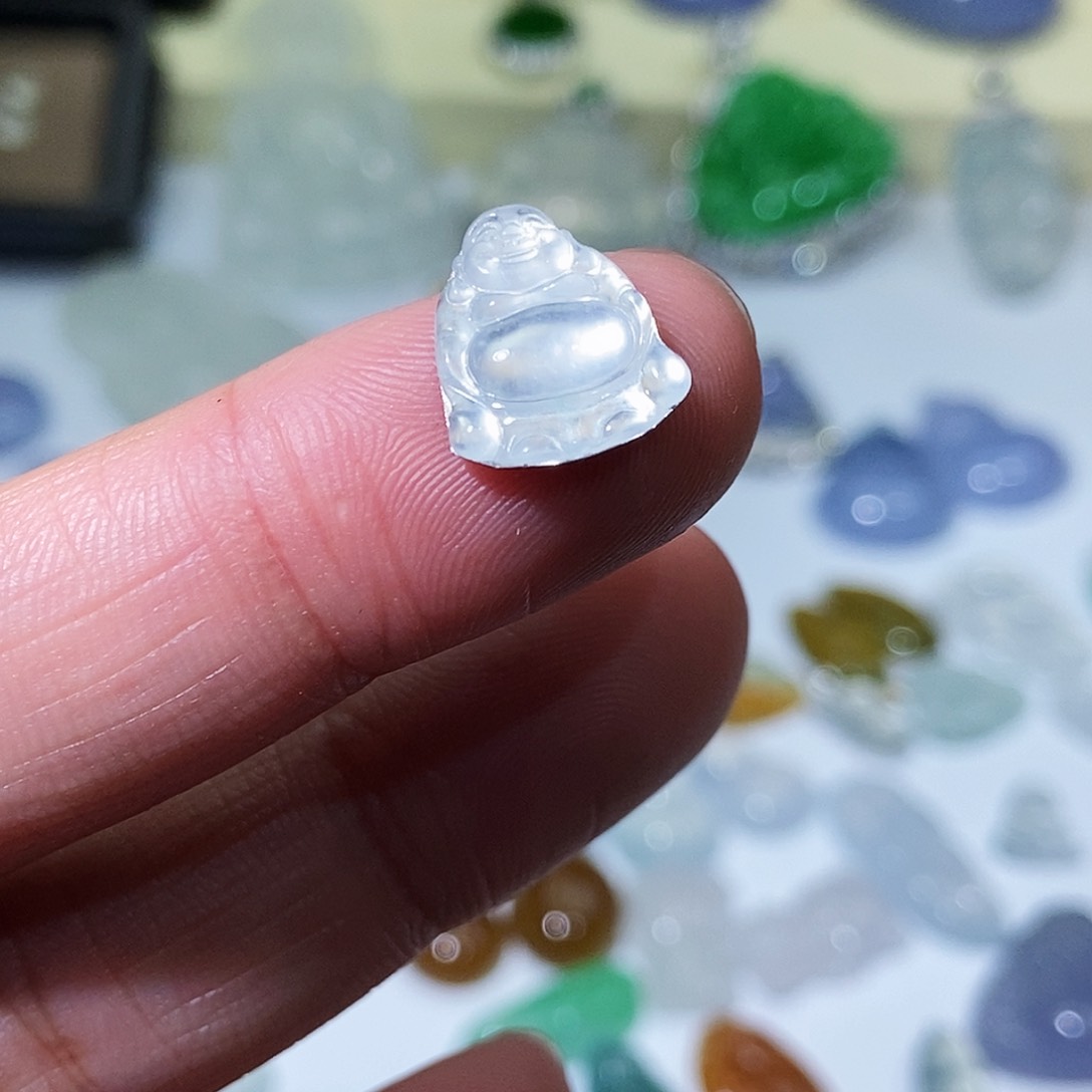 翡翠颈饰未镶嵌翡翠