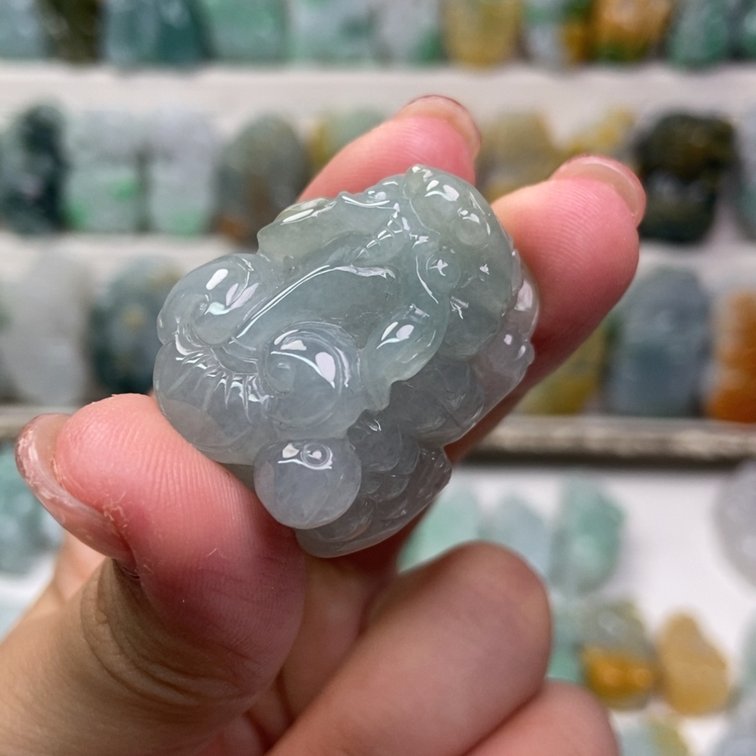 翡翠未镶嵌吊坠(赠链)