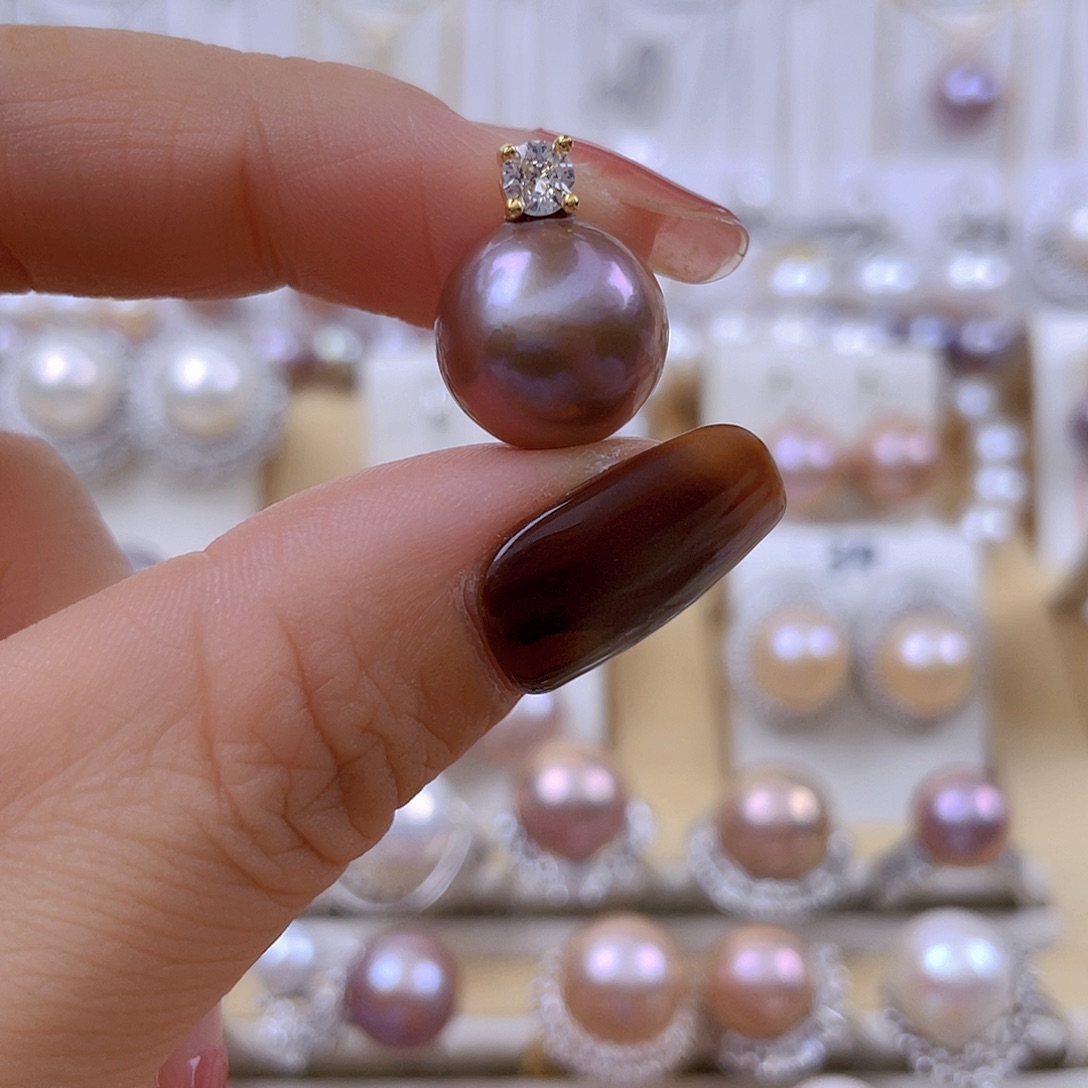 淡水珍珠吊坠(赠链)未镶嵌