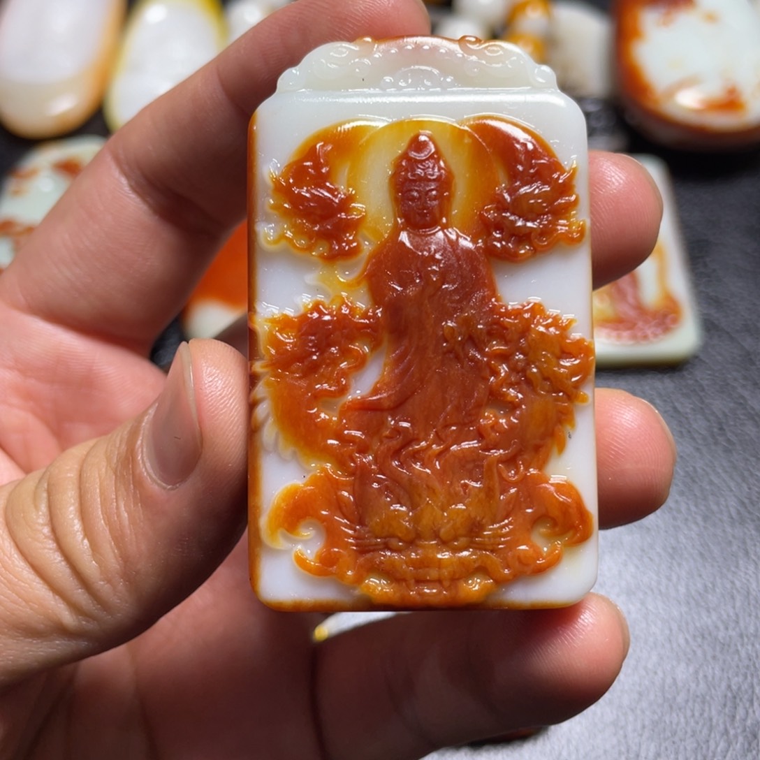 尚***平和田玉未镶嵌颈饰