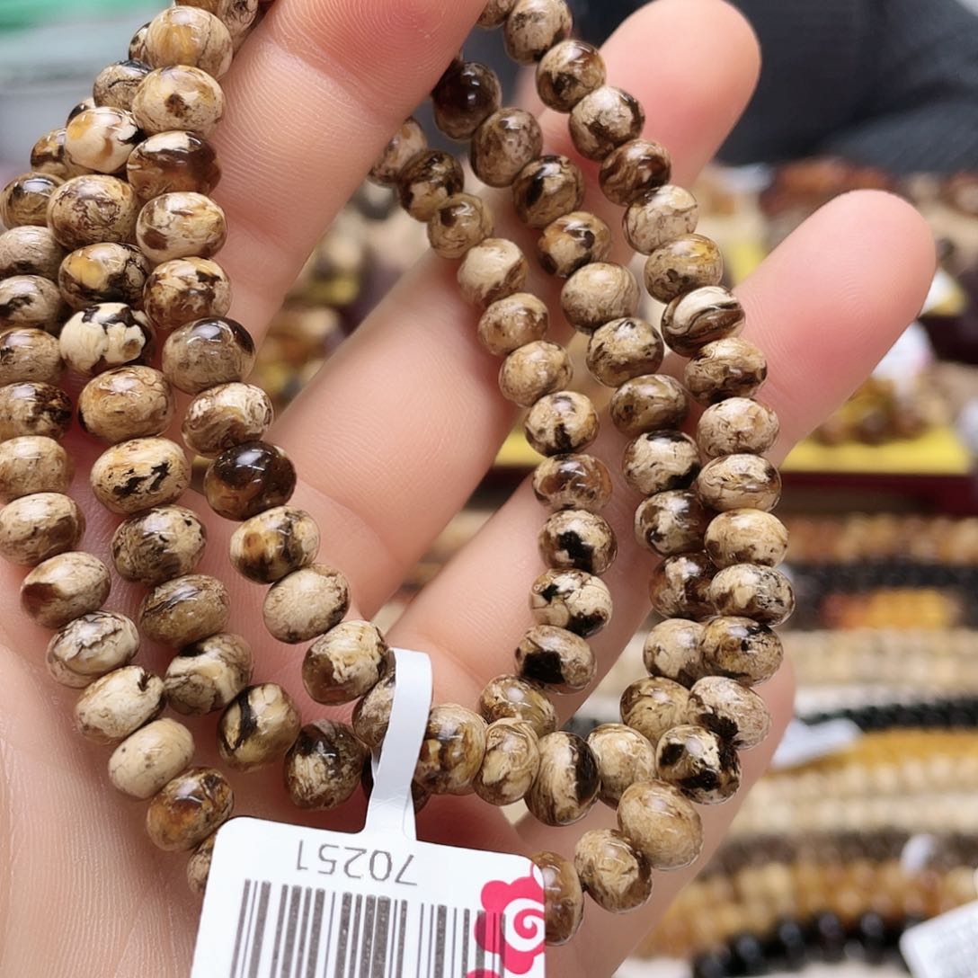 琥珀裸石未镶嵌火*哥七70251