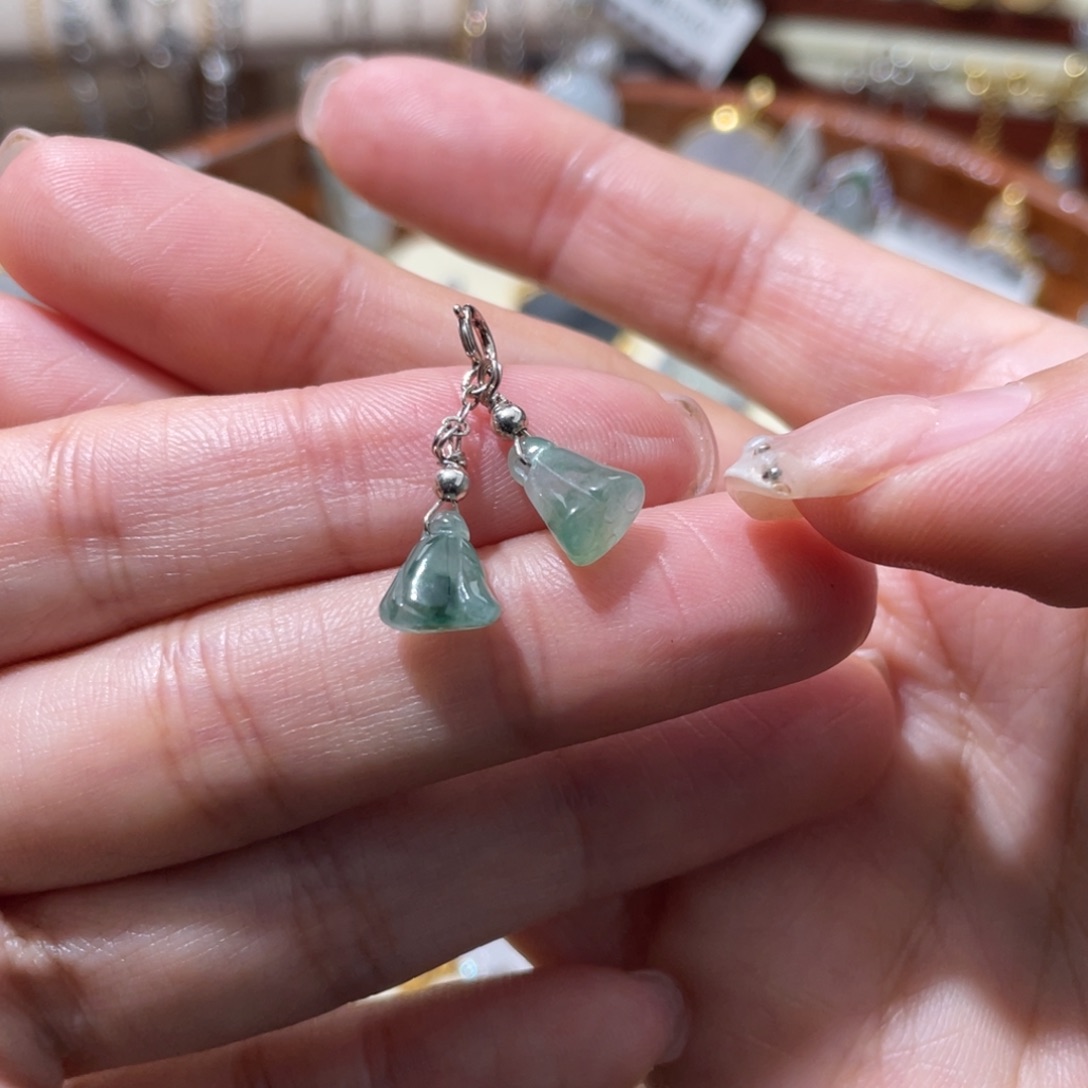 翡翠未镶嵌颈饰提溜