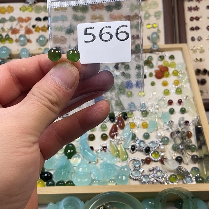 蛇纹石玉合金耳钉