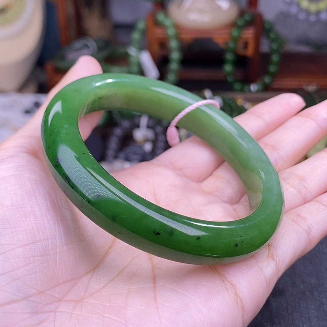 和田玉56.5 碧玉脂膏级手镯天花板白加绿未镶嵌