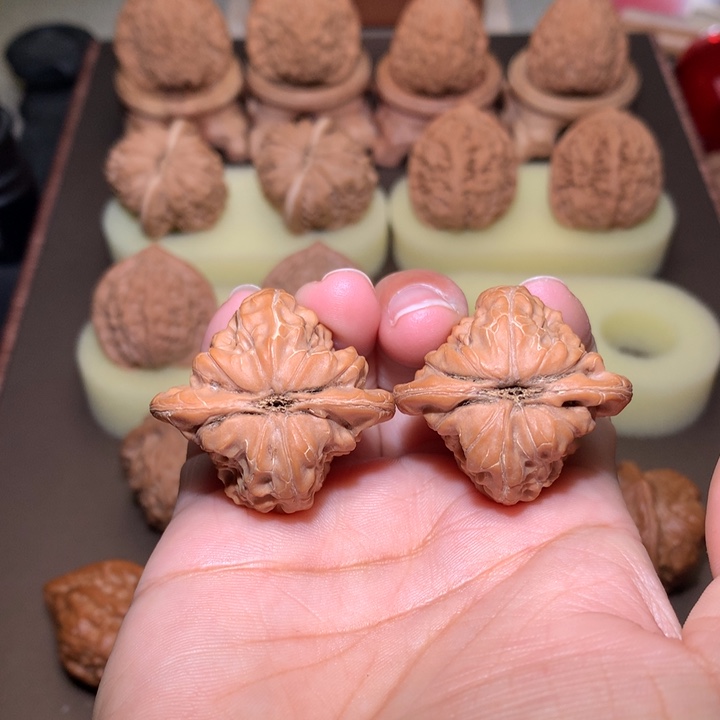 核桃文玩核桃把件白蛇谷