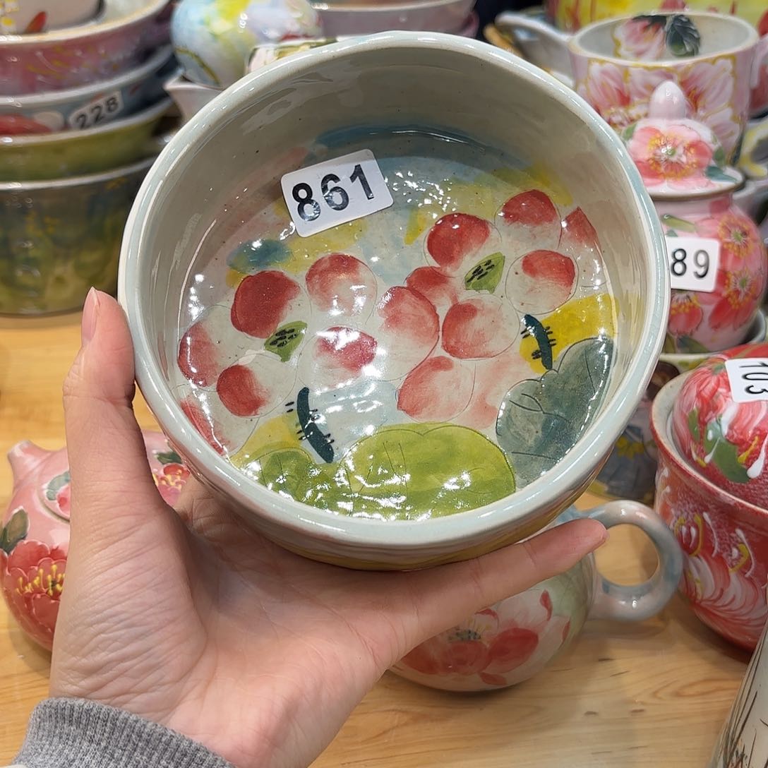 瓷片兔兔哈哈哈的