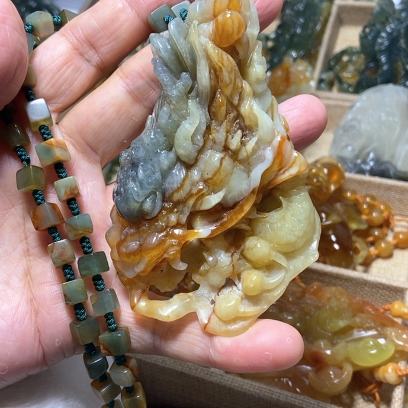 【闪购商品】未镶嵌蛇纹石玉颈饰
