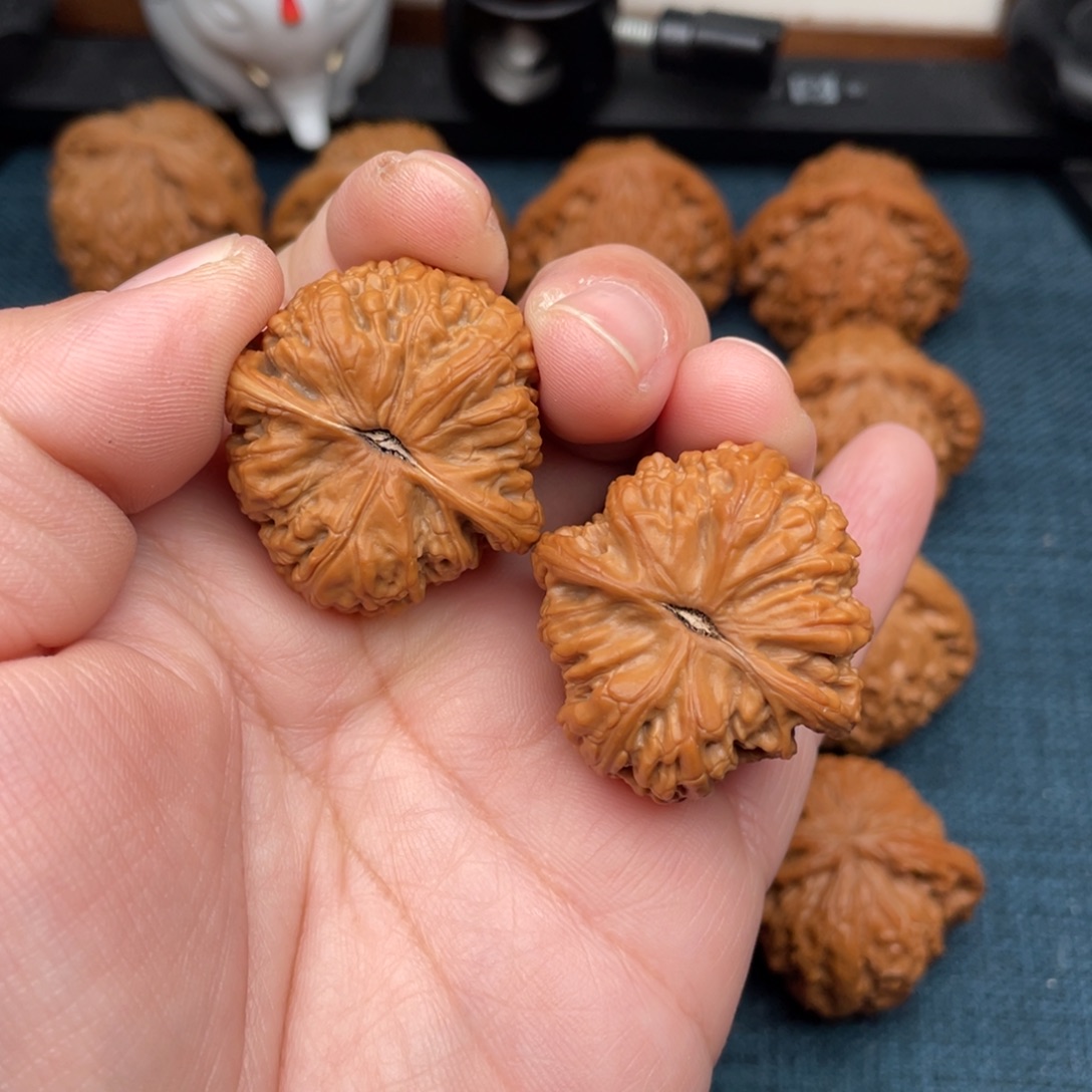 K****把件文玩核桃全品密纹34