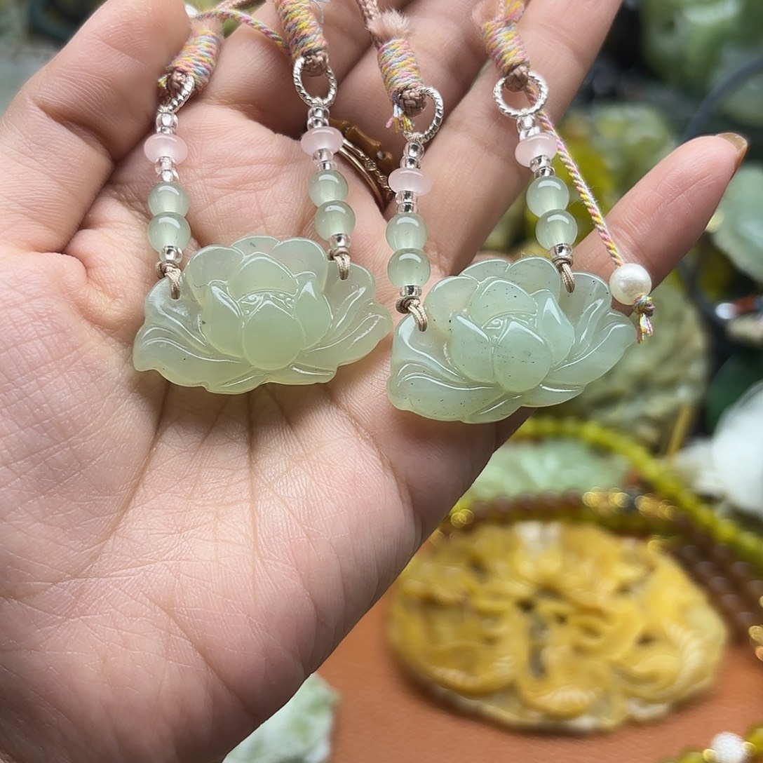 蛇纹石玉未镶嵌吊坠