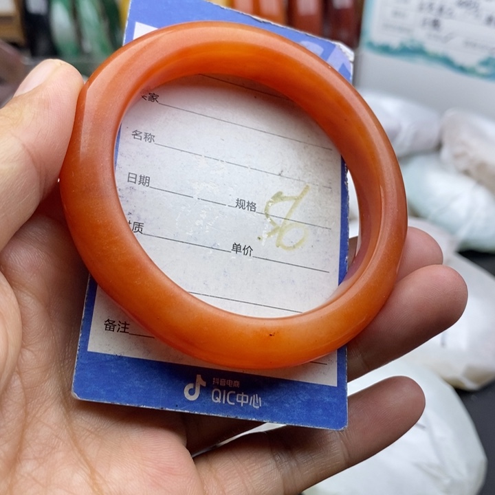 未镶嵌手镯石英质玉