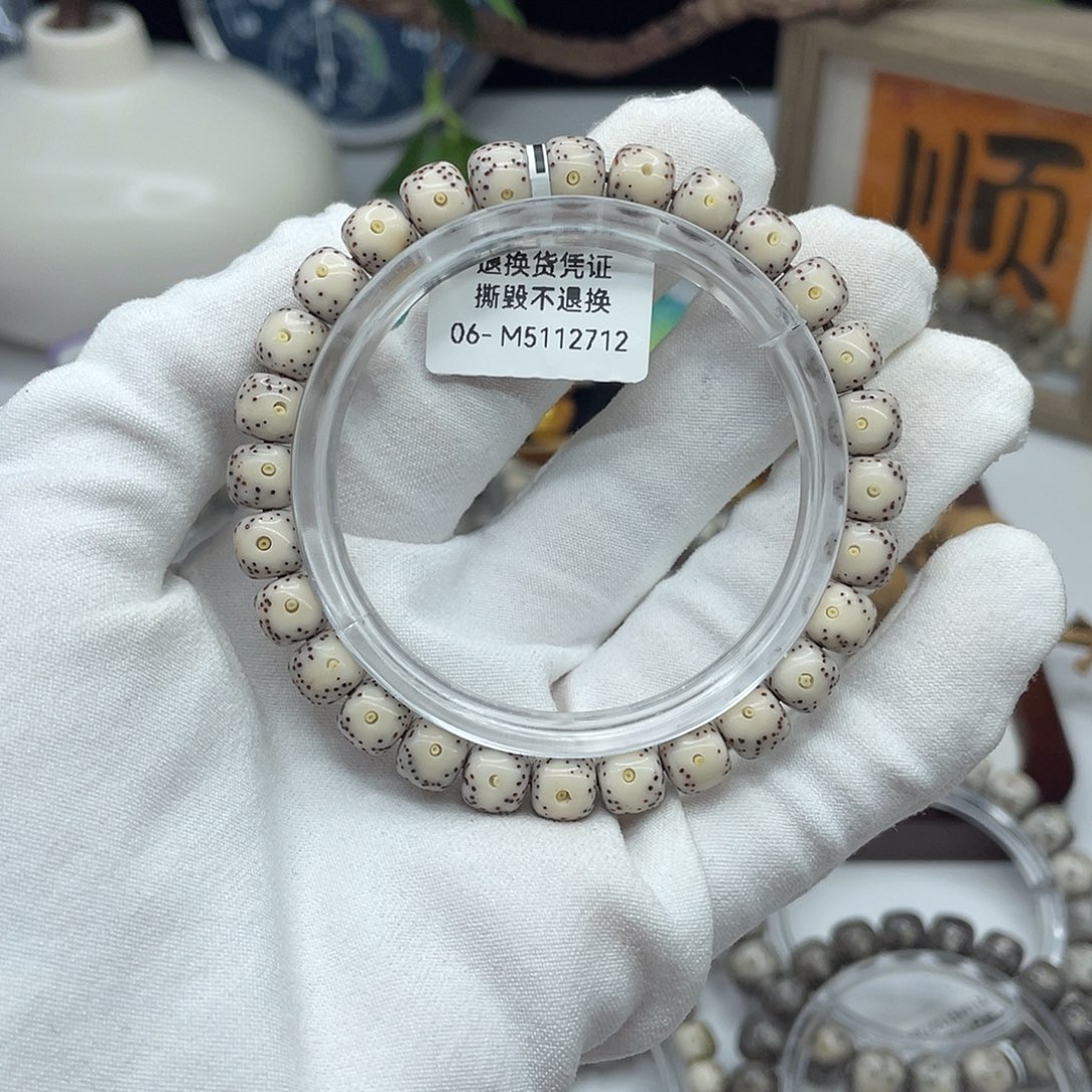 手串星月菩提8×7骨瓷白牛眼睛M10