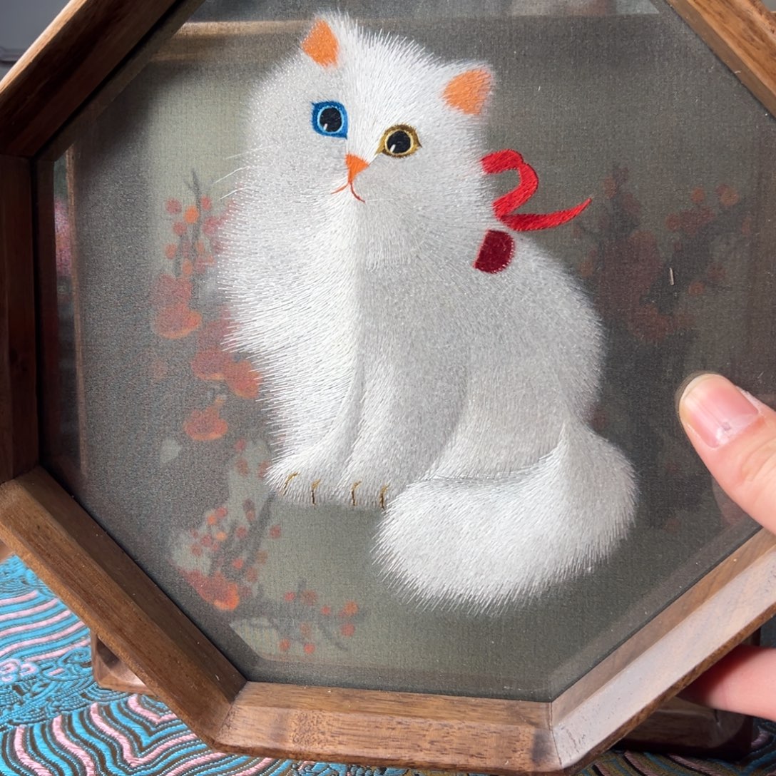 伊***憑刺绣纯手工刺绣双面绣实木摆件 