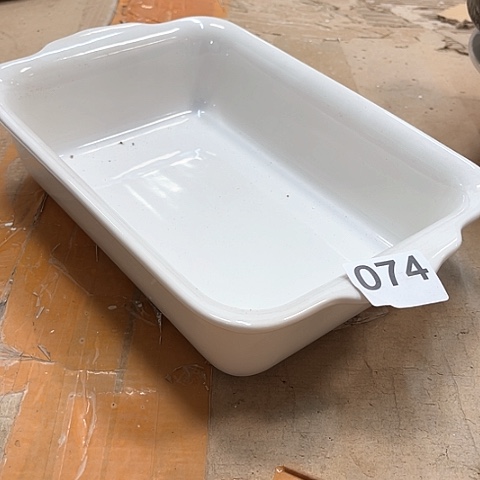 微瑕，不能明火，口径25厘米高度6针孔，074