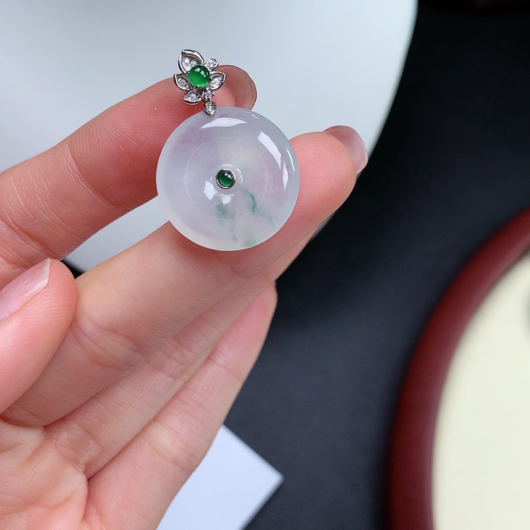 翡翠颈饰18K金镶嵌平安扣