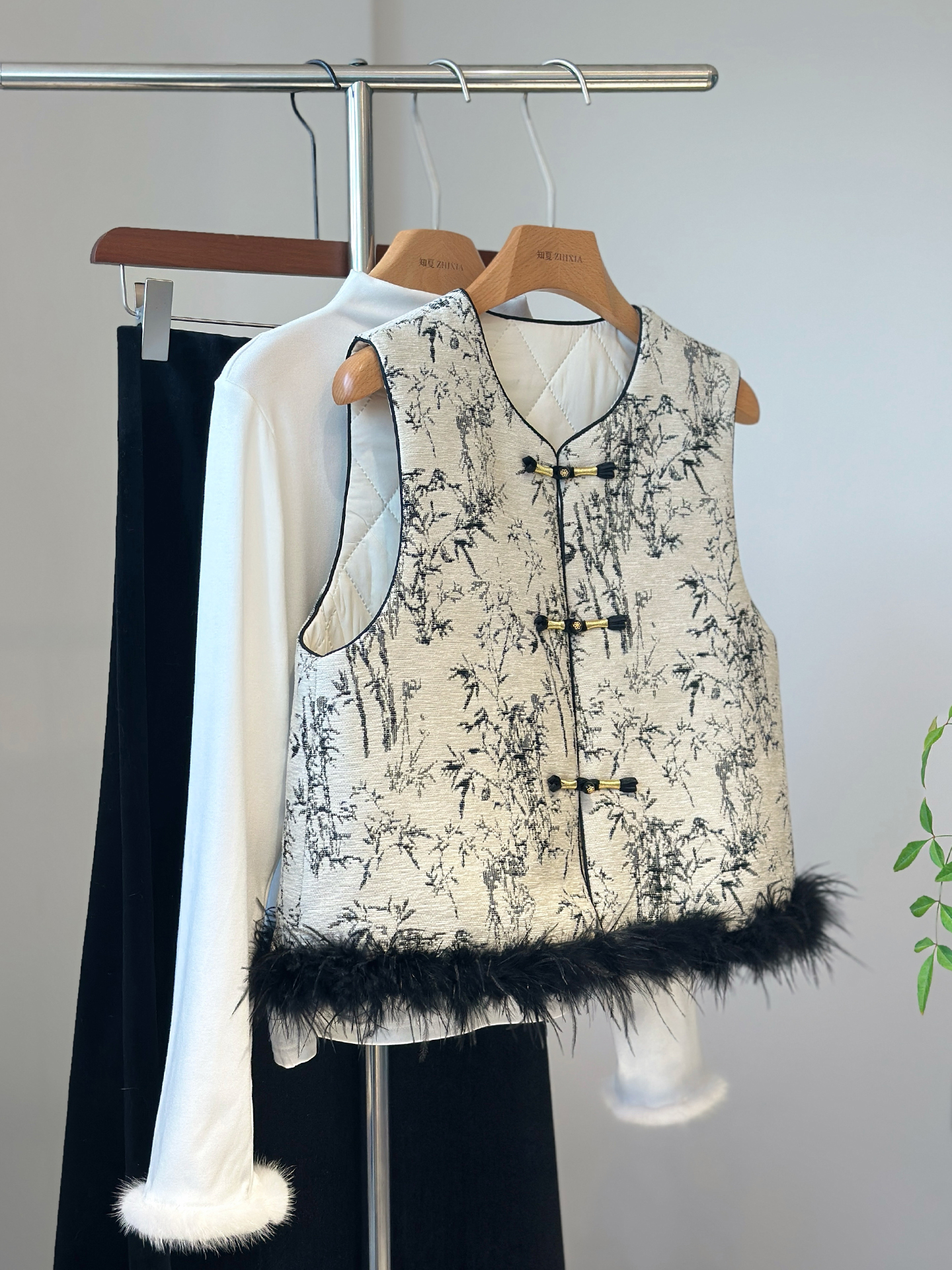 高端水墨洋气新中式马甲夹棉圆领鸵鸟毛外穿显白高端国风背心