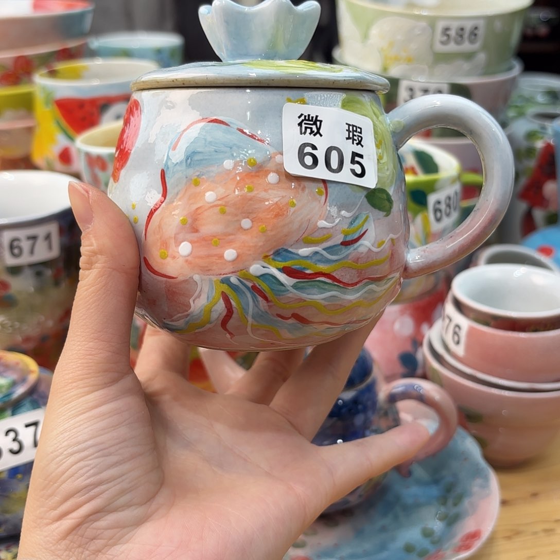 瓷片兔兔盖茨。兔兔好