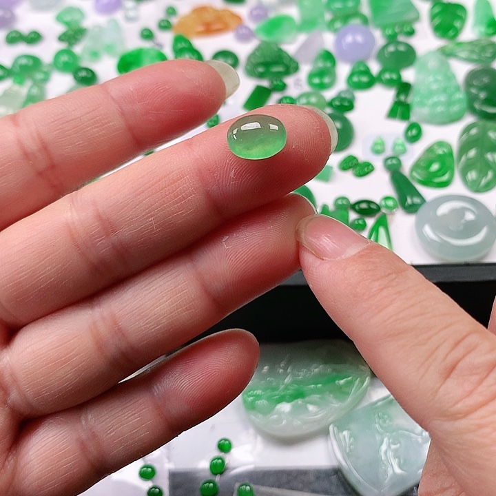 翡翠颈饰未镶嵌翡翠