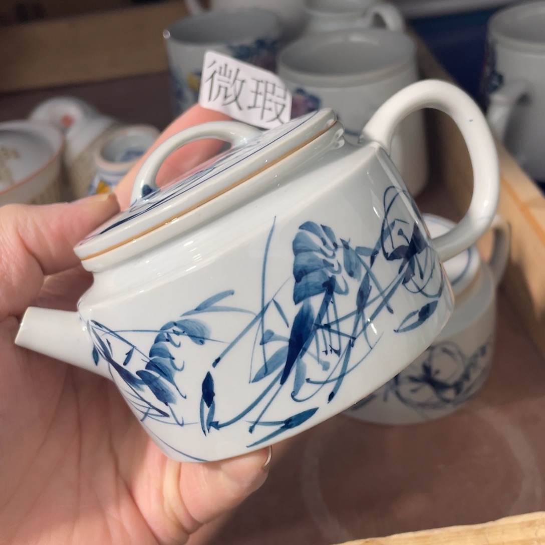 釉下手绘茶具微瑕