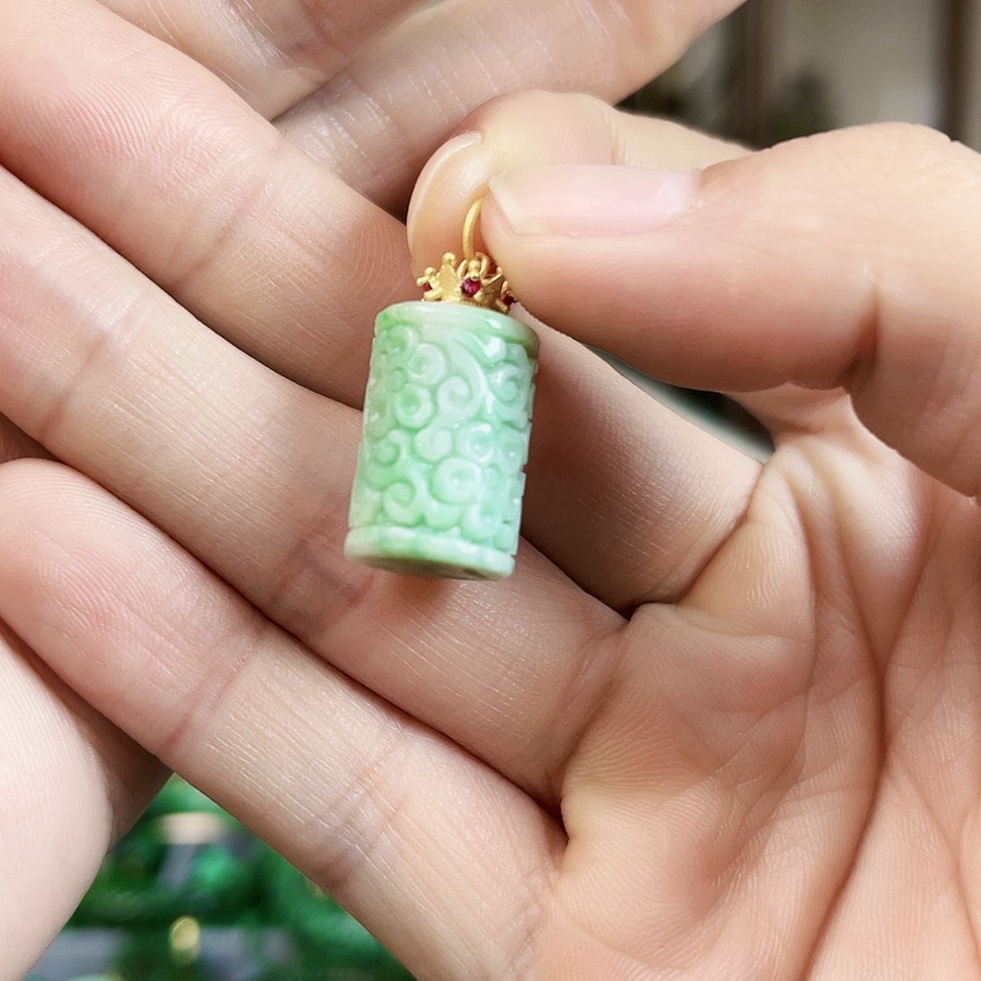 翡翠颈饰未镶嵌吊坠多样性