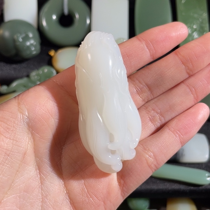 和田玉颈饰未镶嵌