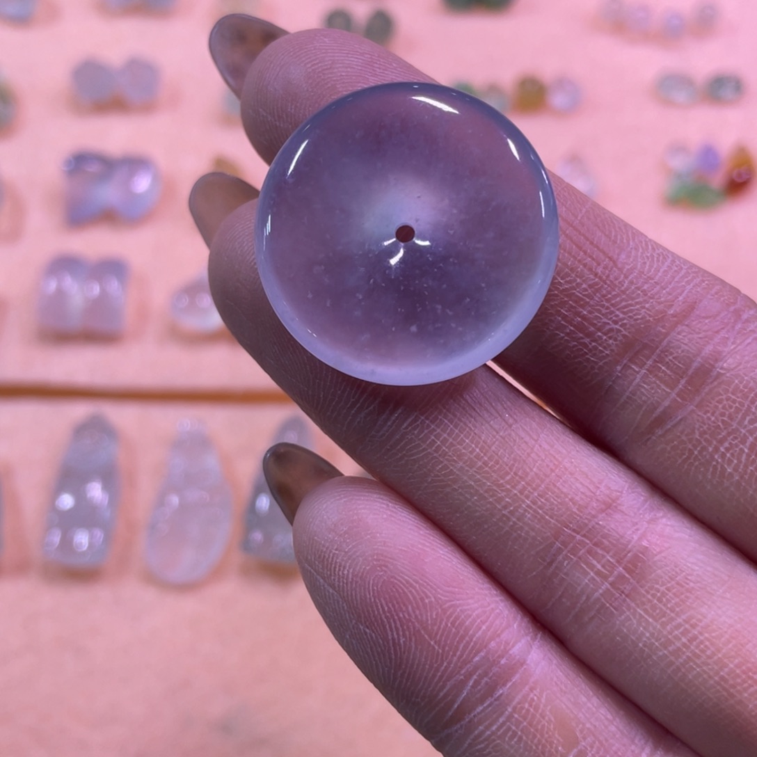 翡翠颈饰未镶嵌平安扣