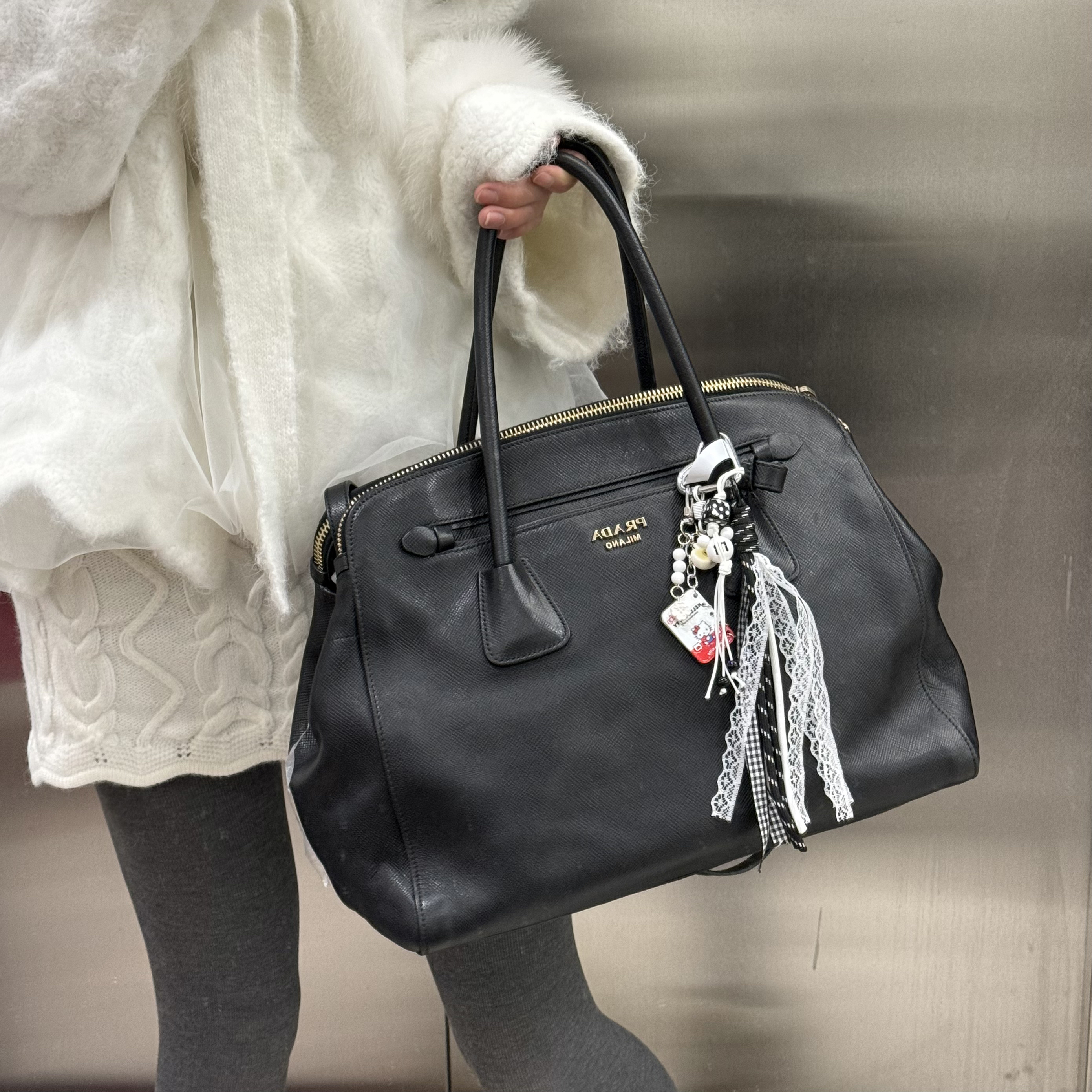 95新 Prada/普拉达 黑金牛皮托特