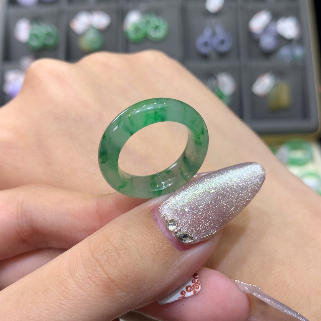 翡翠戒指未镶嵌温**.14绿野仙踪