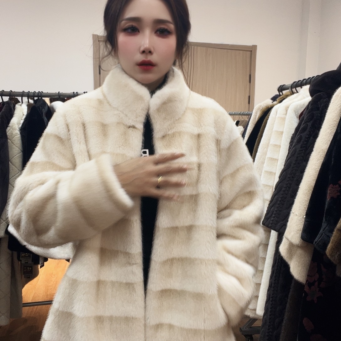 16号皮毛一体外套