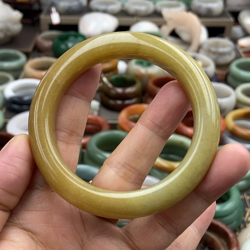 【闪购商品】石英质玉手镯未镶嵌