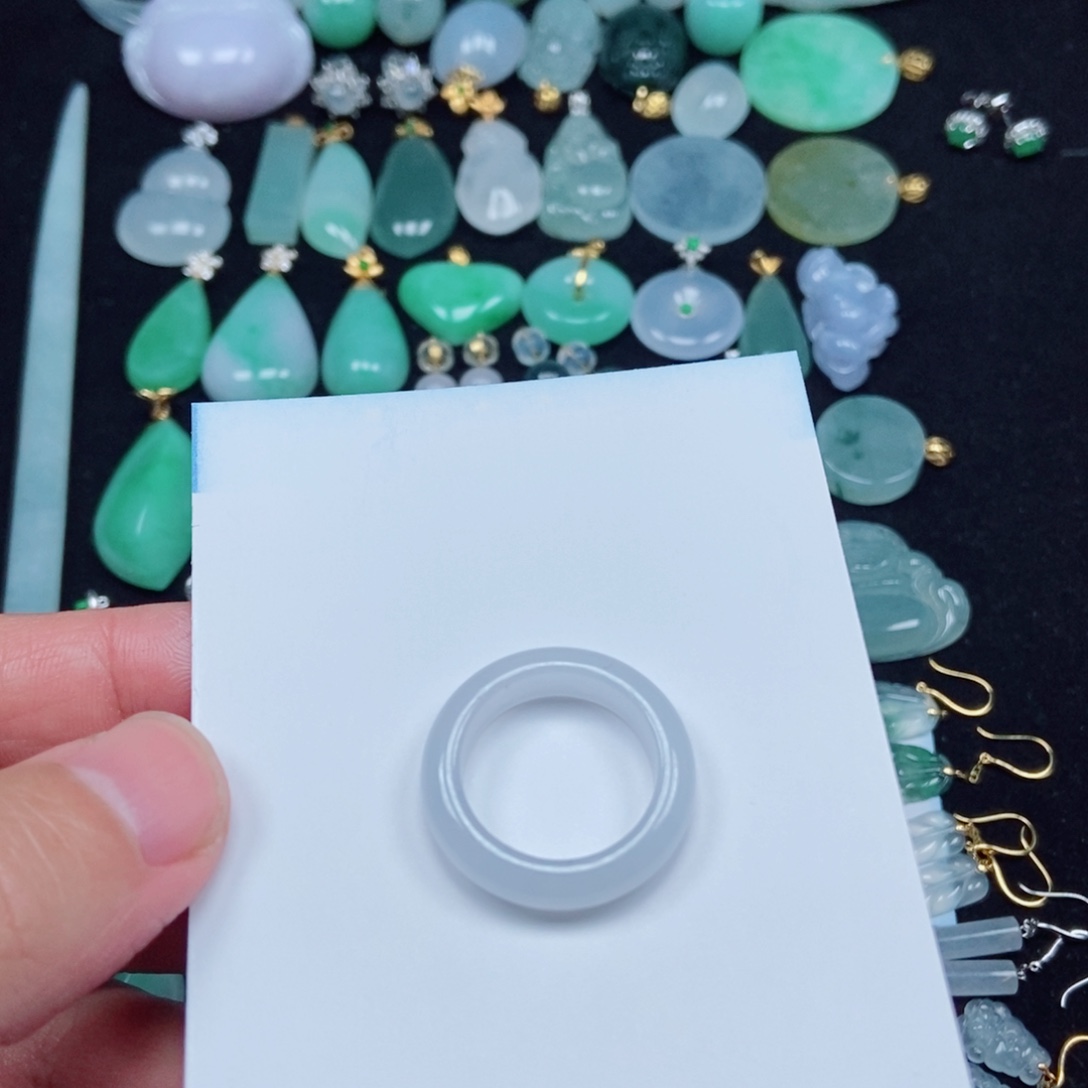 翡翠未镶嵌颈饰戒指15号