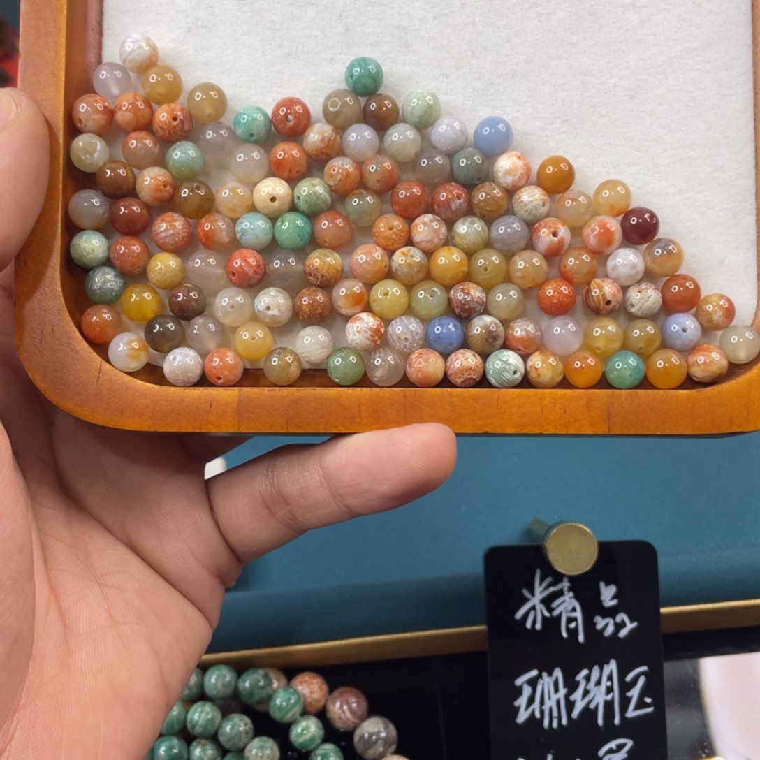未镶嵌手镯硅化玉
