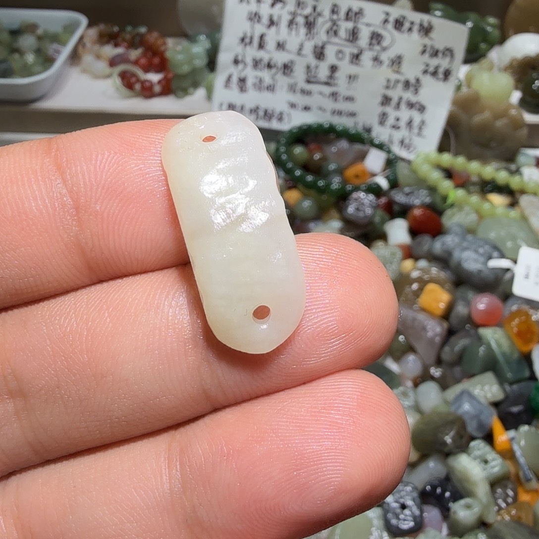 和田玉未镶嵌珠宝奇石