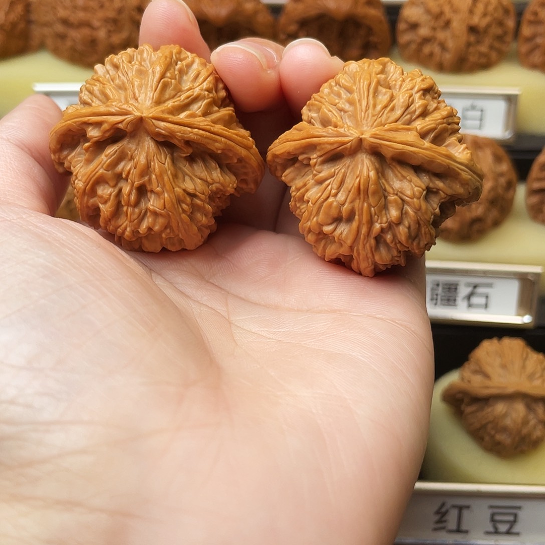 文玩核桃吊坠三角白42尺798