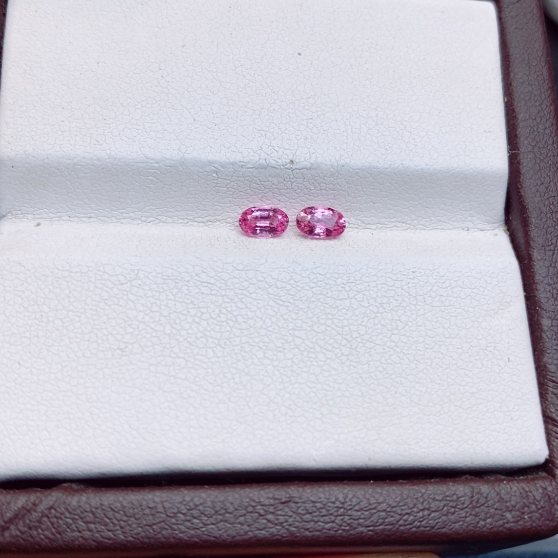 蓝宝石裸石未镶嵌粉色蓝宝石3*5一对
