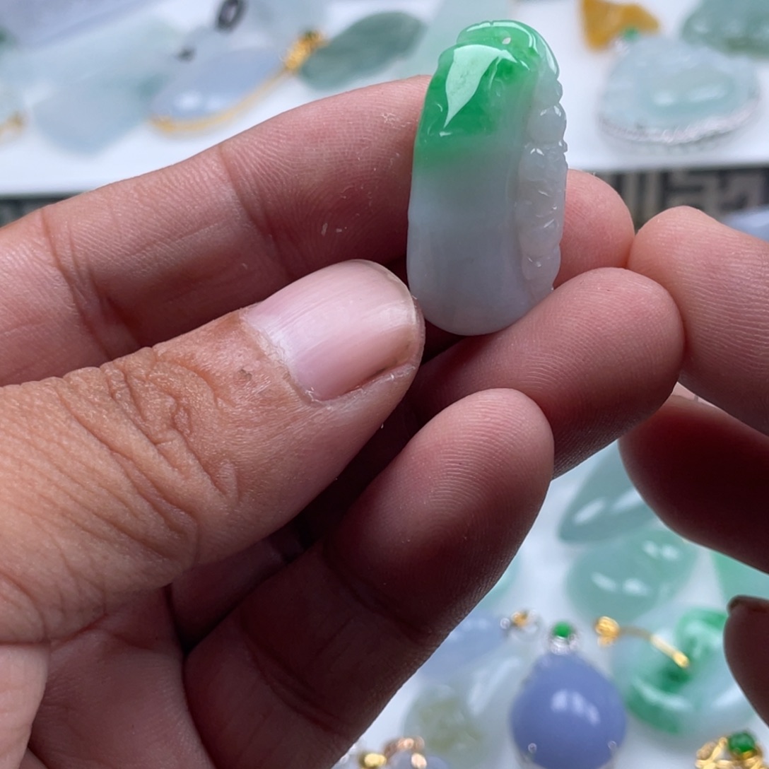 翡翠未镶嵌颈饰翡翠节节高升
