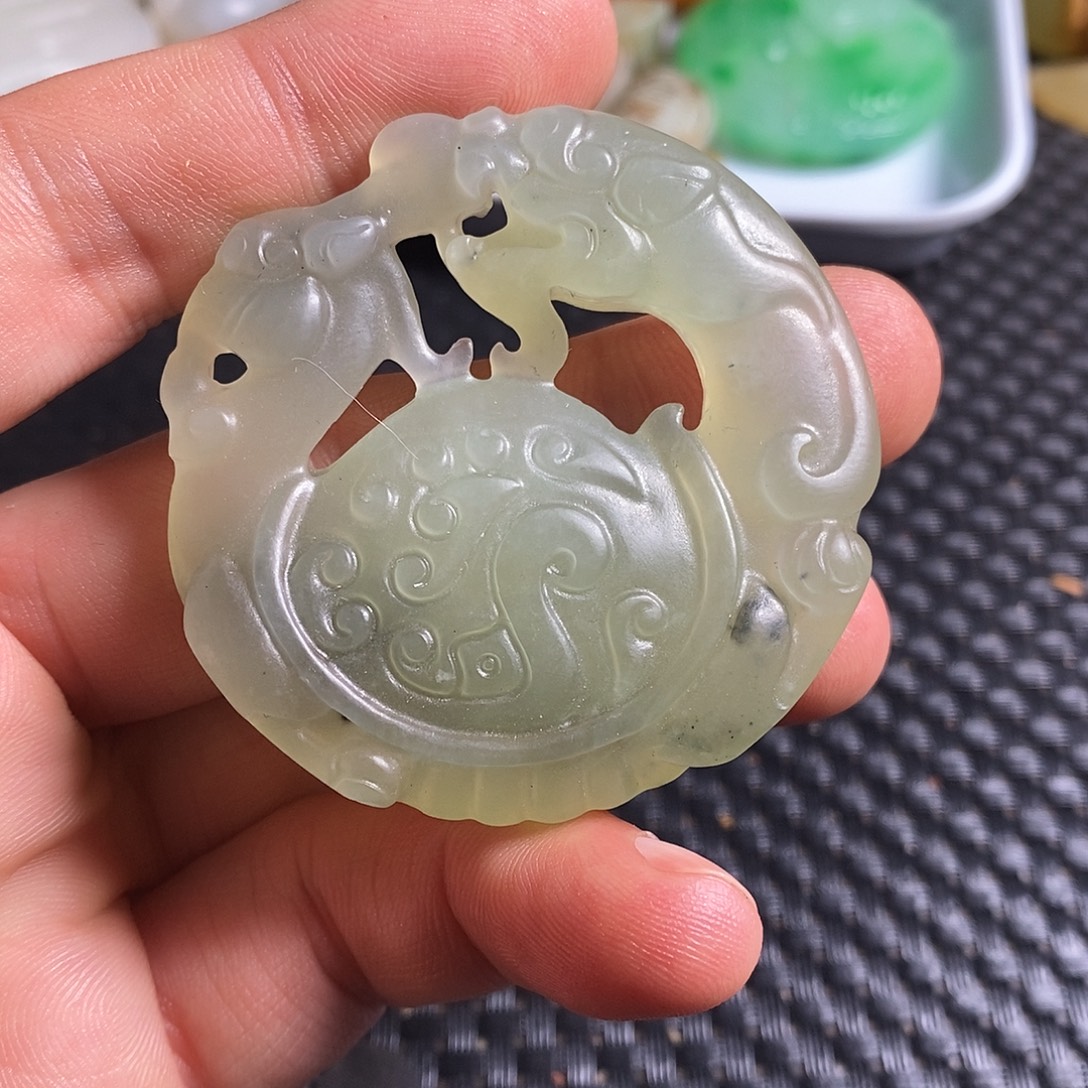 岫岩老玉（透闪石质玉）未镶嵌珠宝奇石