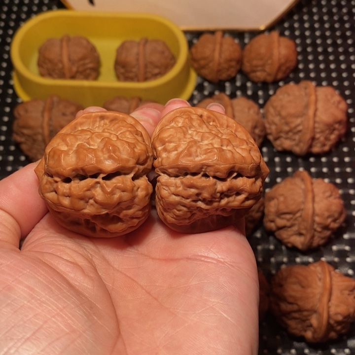 無***忧把件文玩核桃四开八腿蛙王