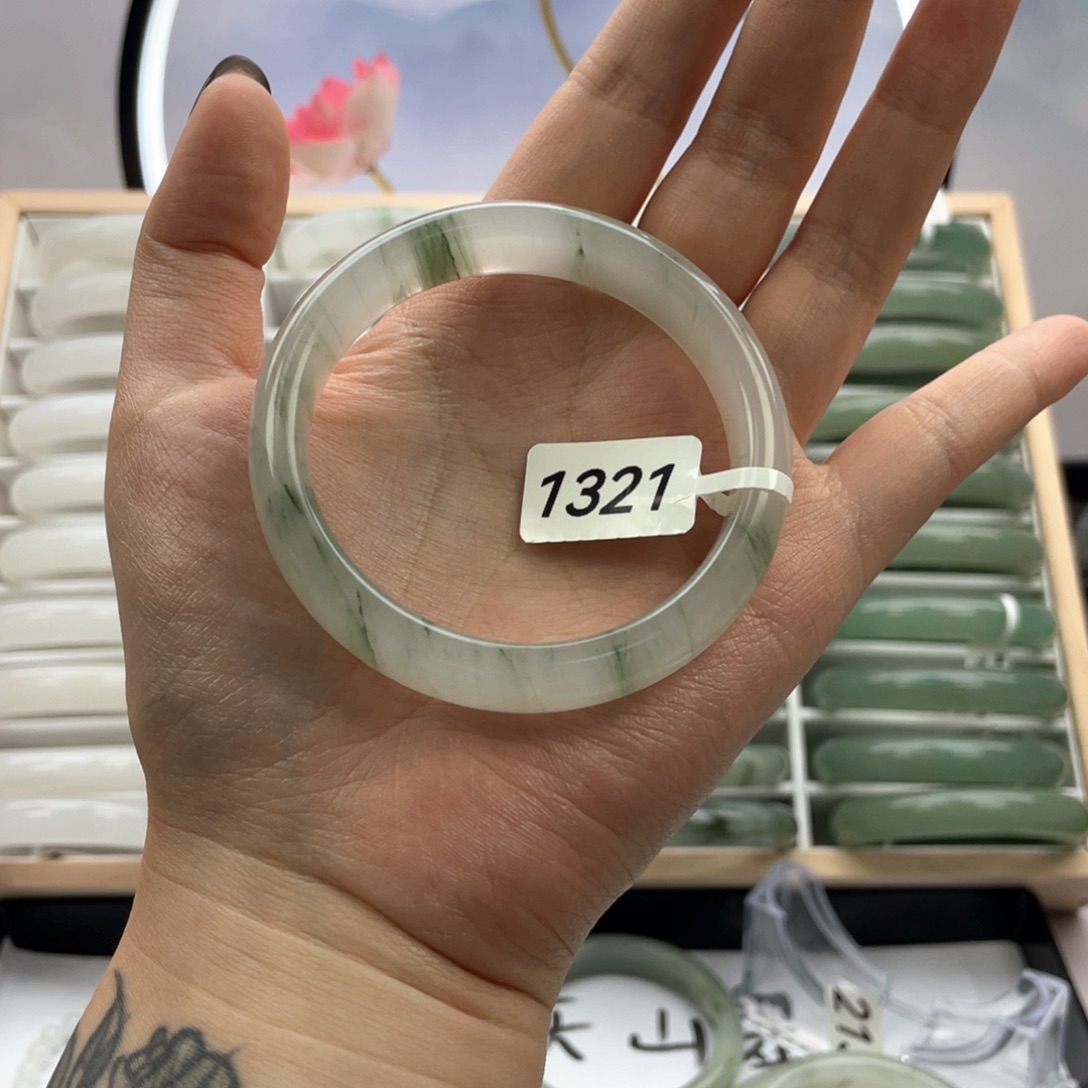 石英质玉未镶嵌手镯1321