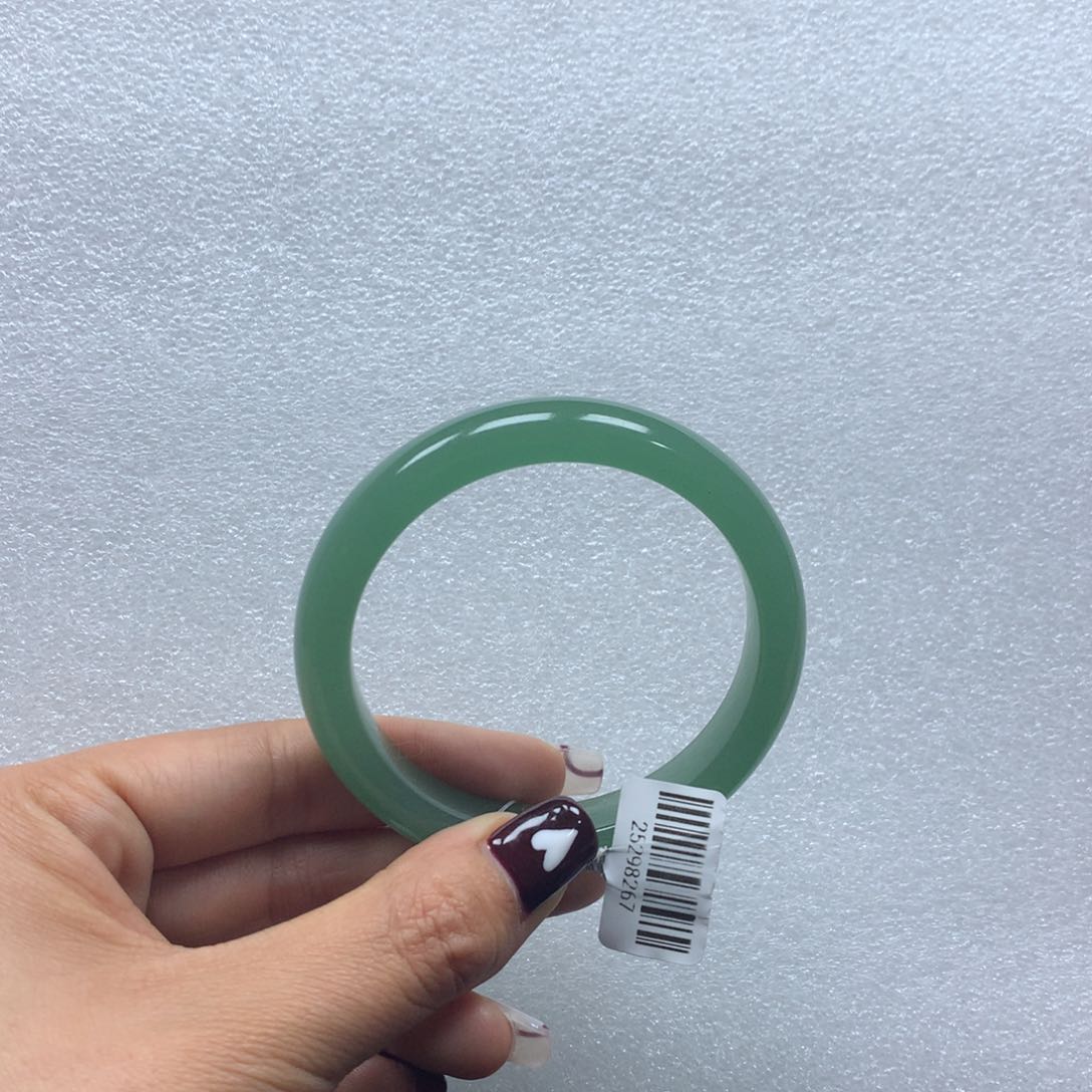 石英质玉手镯未镶嵌小武5556+多人