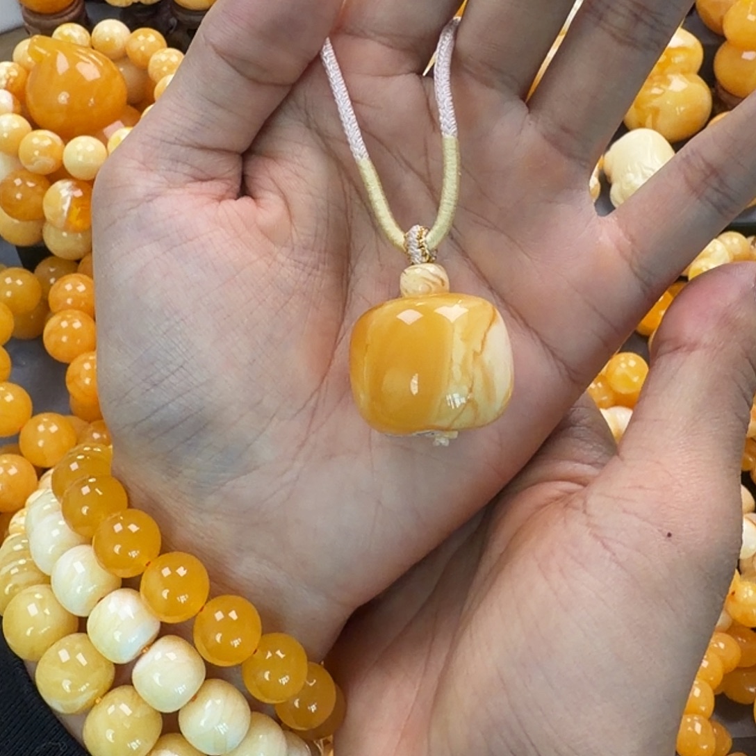 琥珀未镶嵌珠宝奇石13.7g