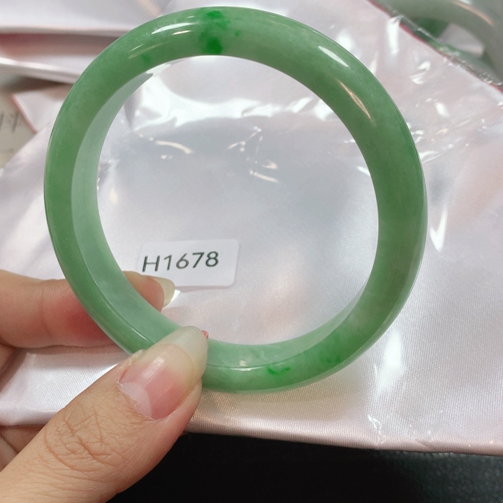 翡翠手镯未镶嵌瀛*天然翡翠手镯60